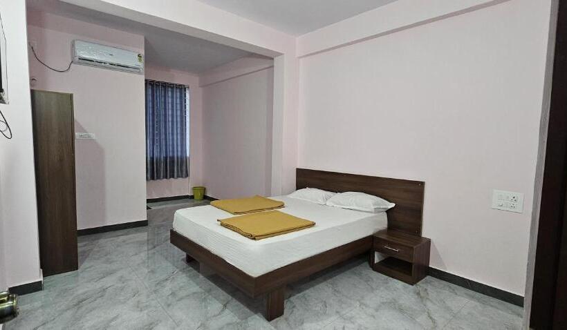 مبيت وإفطار Golden Palace Residency