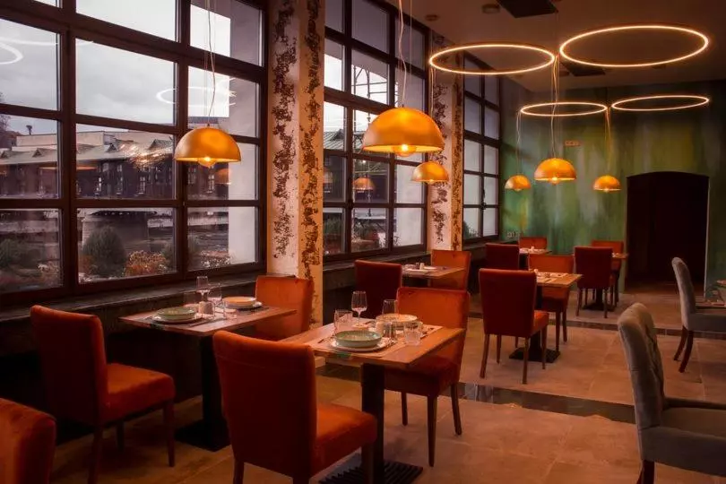 Hotelli покрит мост