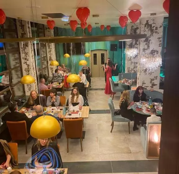 Hotelli покрит мост