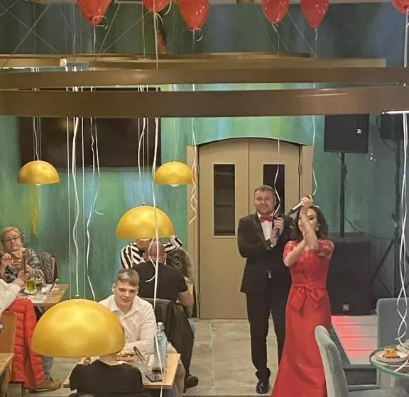 Hotelli покрит мост