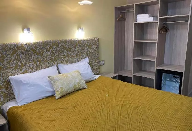 Hotelli покрит мост