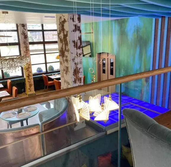 Hotelli покрит мост