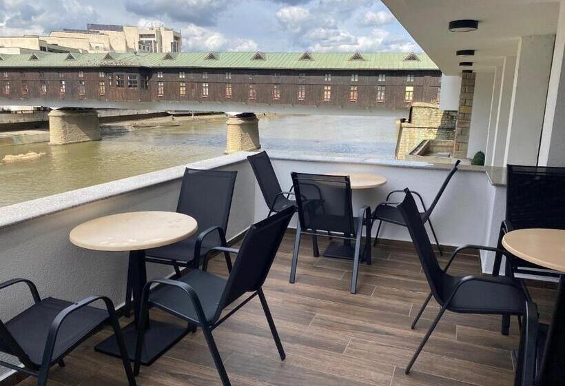 فندق покрит мост