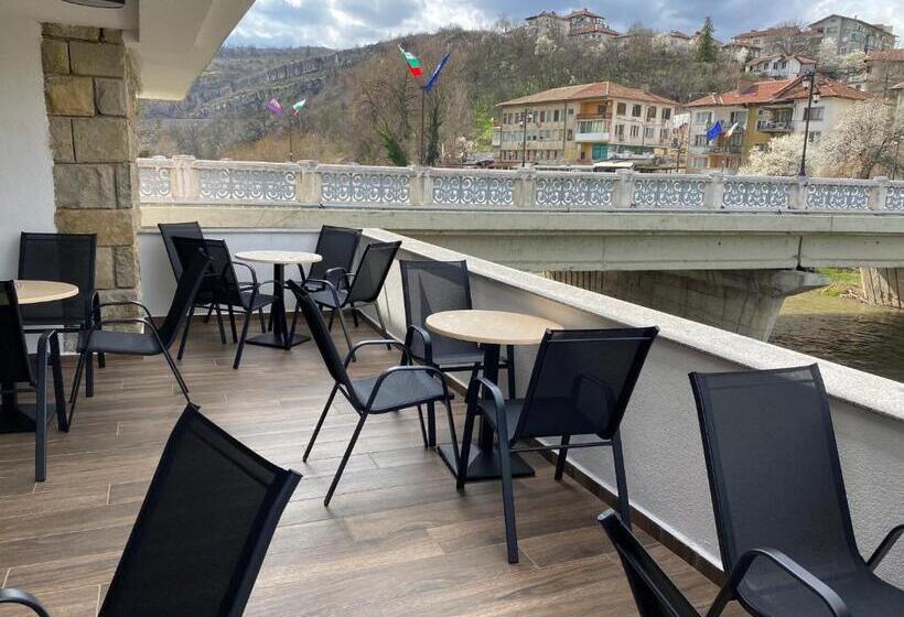 فندق покрит мост