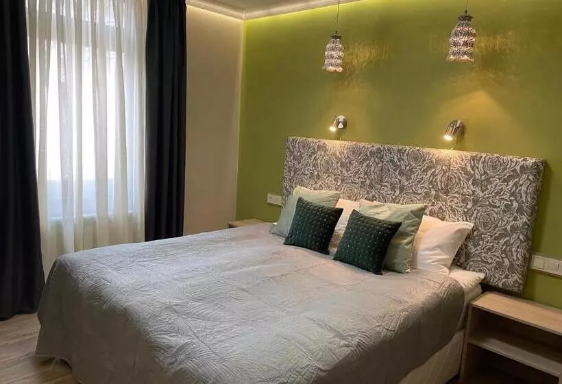 Hotelli покрит мост