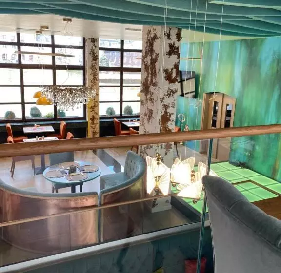 Hotelli покрит мост