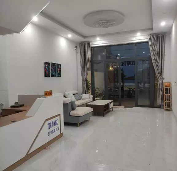 هتل Hostel Tom House