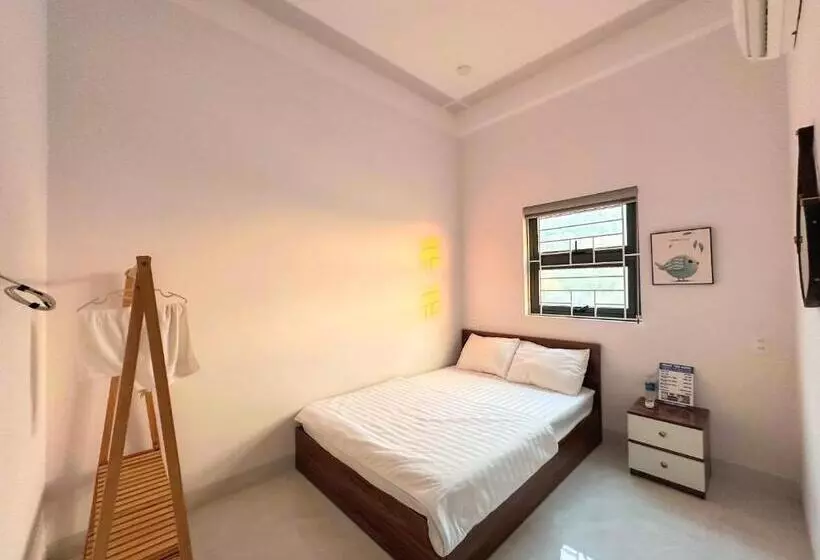 هتل Hostel Tom House