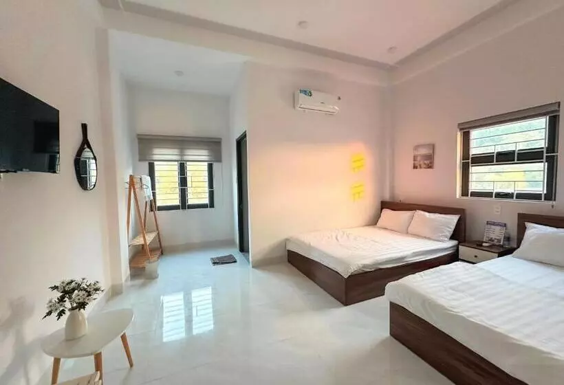 هتل Hostel Tom House