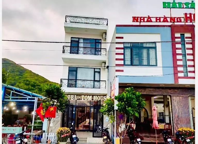 هتل Hostel Tom House