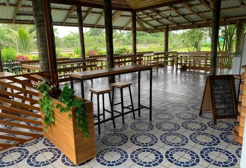 هتل Hostería Chambira