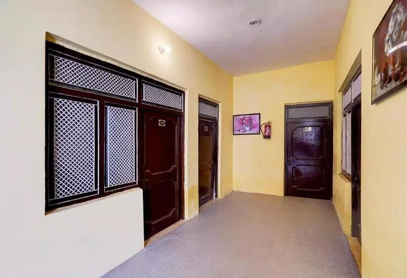 Hotelli Oyo Unique Guest House