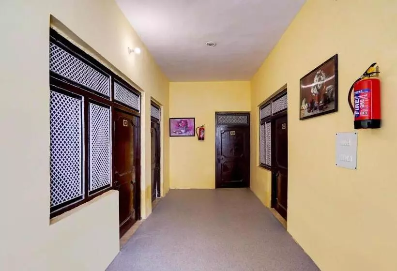 Hotelli Oyo Unique Guest House
