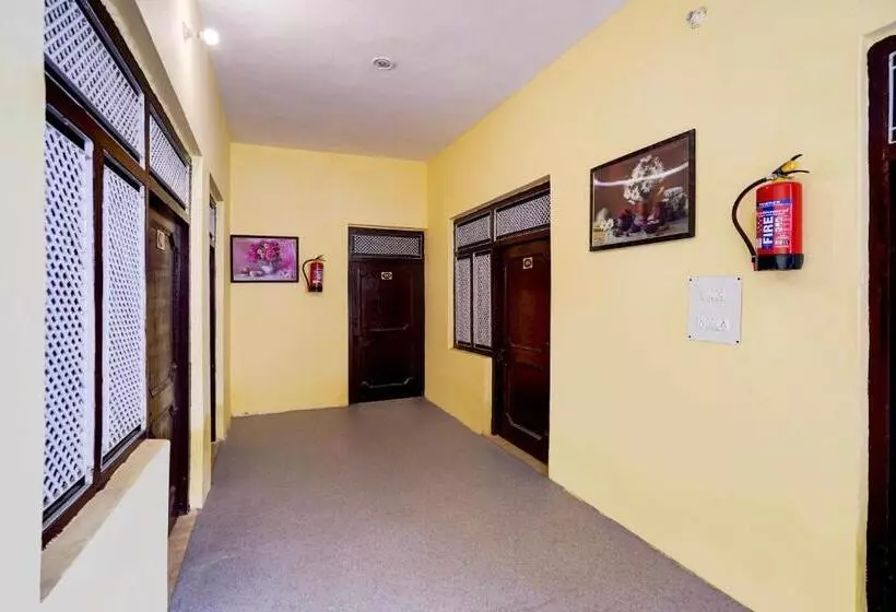 Hotelli Oyo Unique Guest House