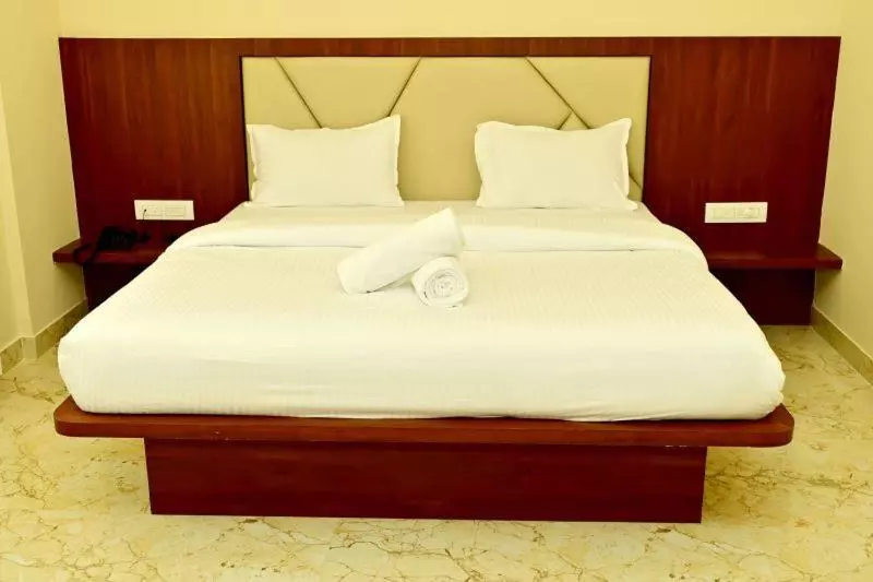 ホテル Downtown Pr Groups Raashi Residency