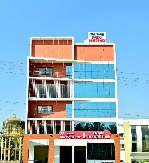 ホテル Downtown Pr Groups Raashi Residency