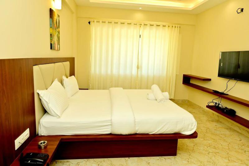 Hotel Downtown Pr Groups Raashi Residency