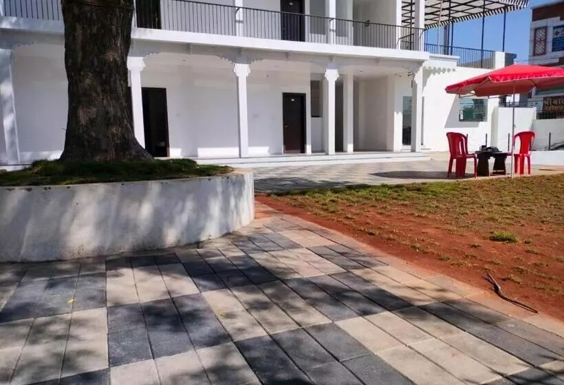 ホテル Fabexpress Shiv Vilas Palace