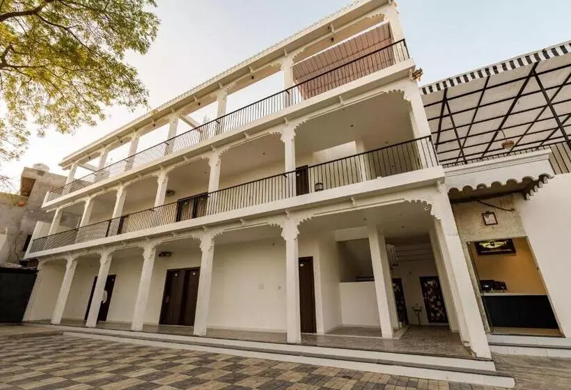 ホテル Fabexpress Shiv Vilas Palace
