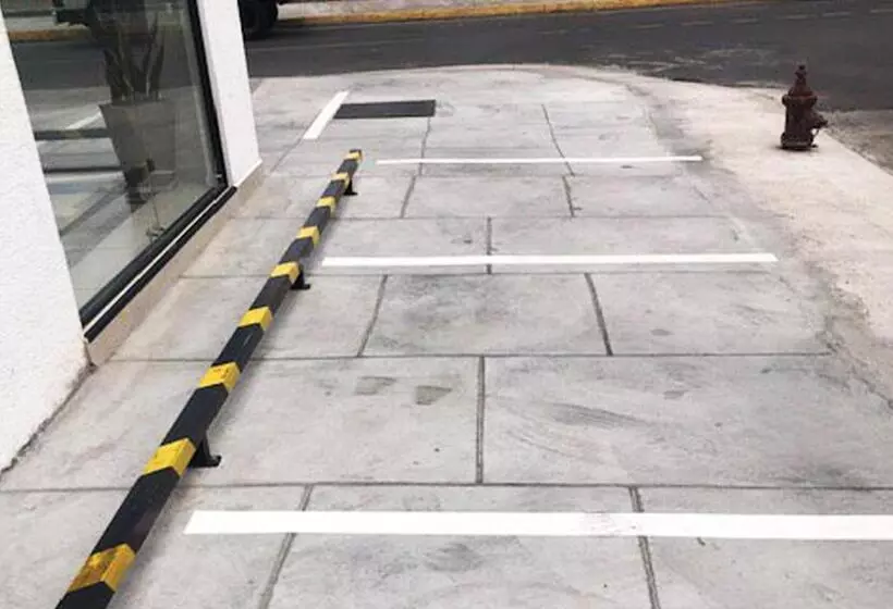 Hotelli Suites La Fontana