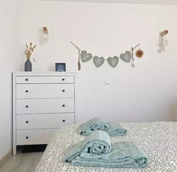 پانسیون Amora S Guest House