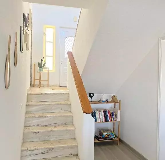 پانسیون Amora S Guest House