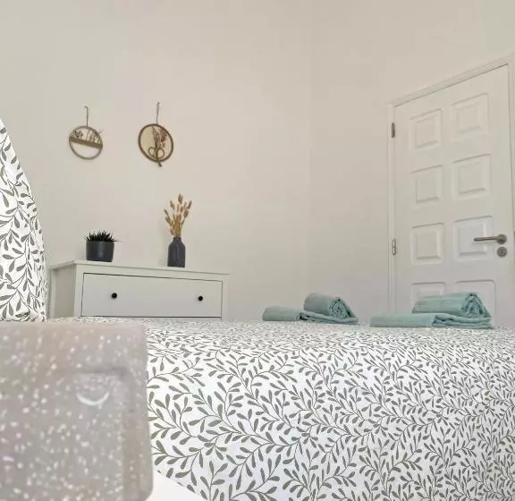 پانسیون Amora S Guest House