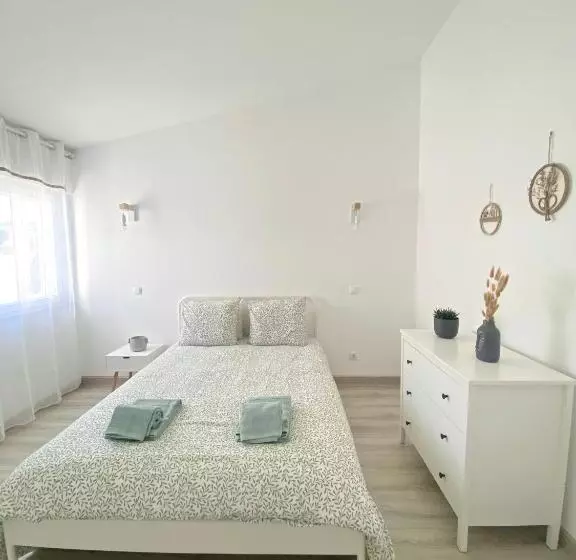 پانسیون Amora S Guest House
