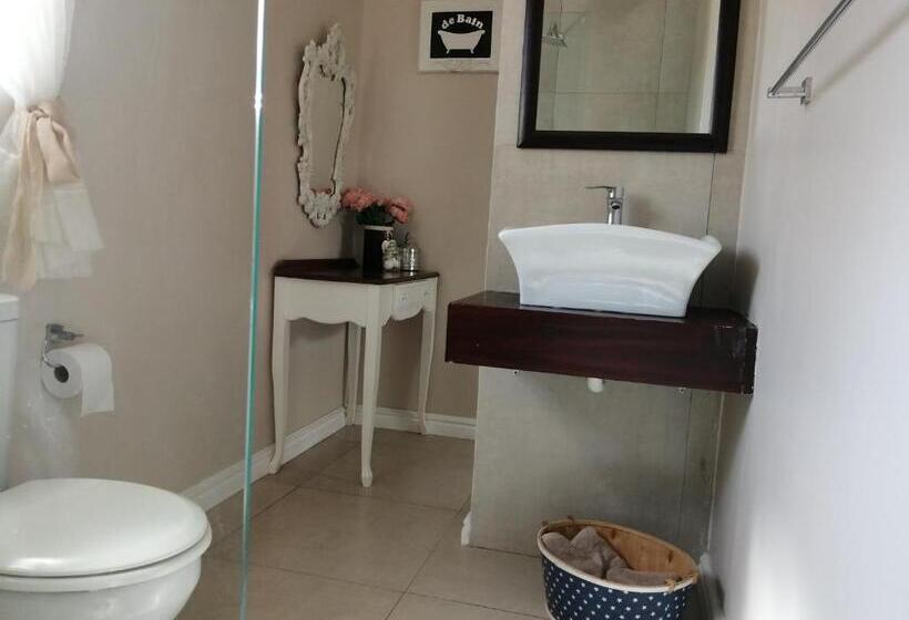 פנסיון Aquadel Accomodation