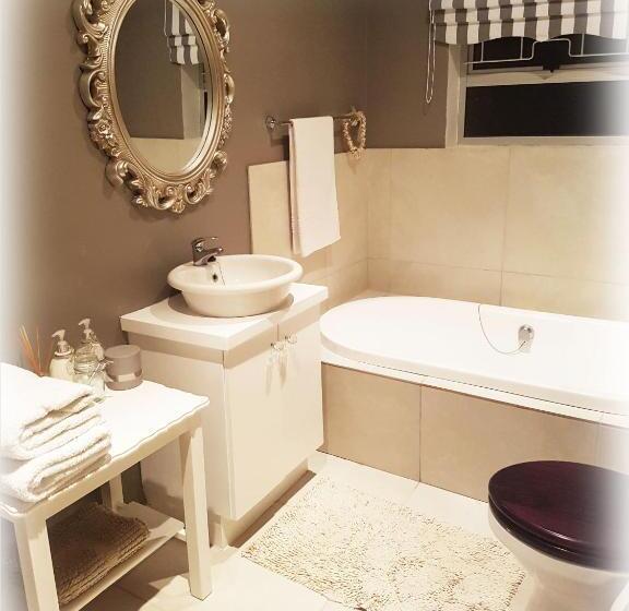 פנסיון Aquadel Accomodation