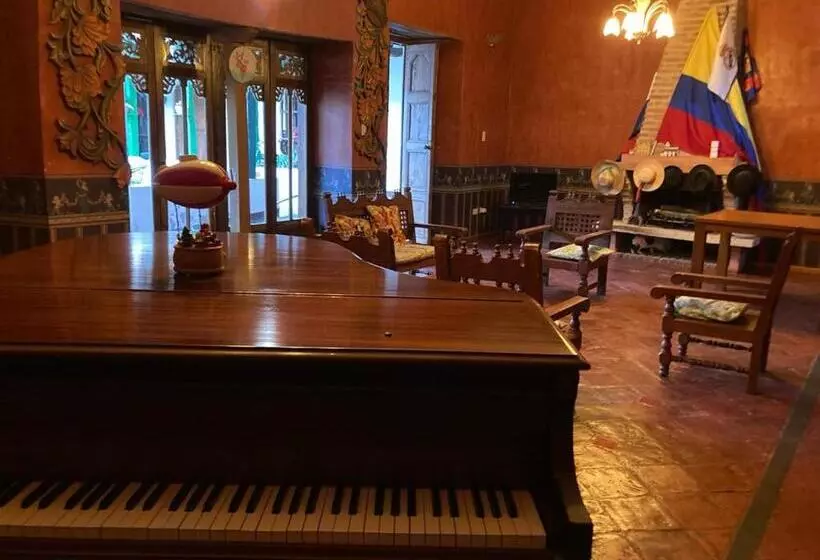 ペンション Casa Colonial Tunjita