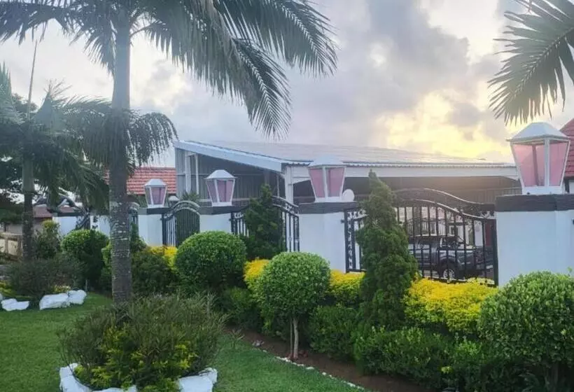 Majatalo Orca Estate Guesthouse Self Catering Accommodation