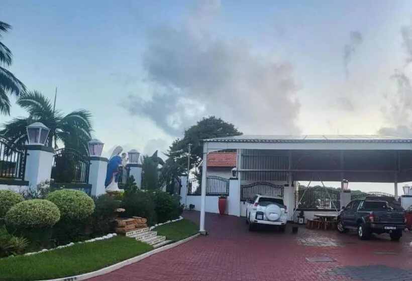 Majatalo Orca Estate Guesthouse Self Catering Accommodation