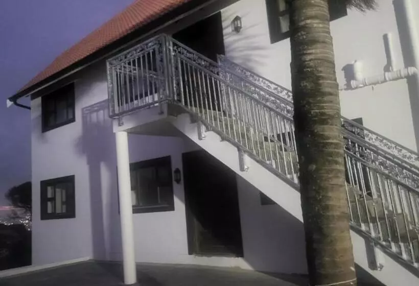 Majatalo Orca Estate Guesthouse Self Catering Accommodation