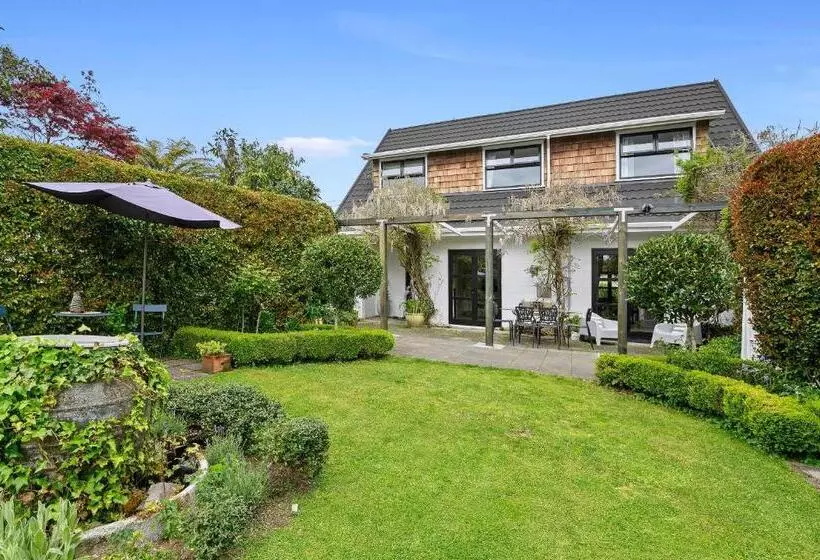 تختخواب و صبحانه Haven Homestay Rotorua