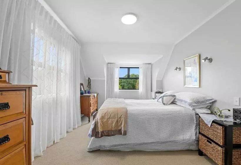 تختخواب و صبحانه Haven Homestay Rotorua