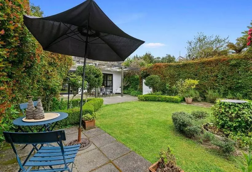 تختخواب و صبحانه Haven Homestay Rotorua