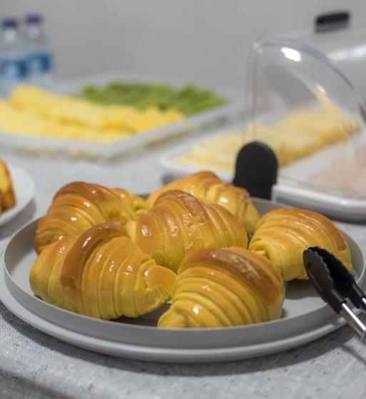 مبيت وإفطار Vhostel