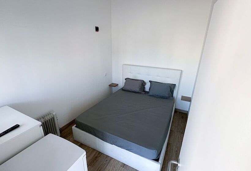 مبيت وإفطار Vhostel