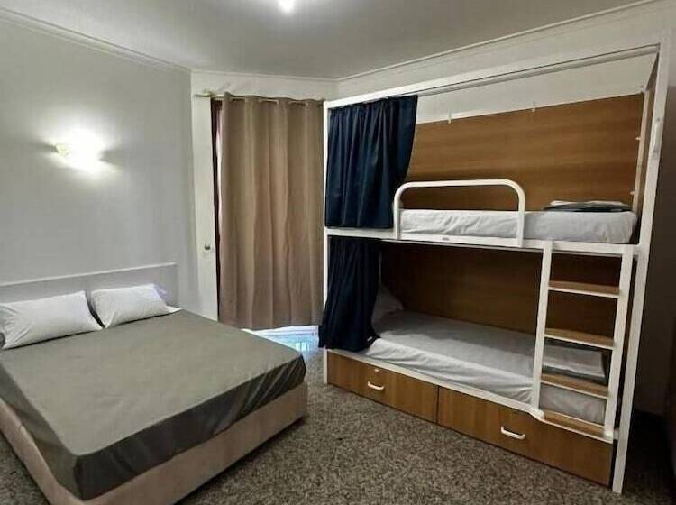 مبيت وإفطار Vhostel