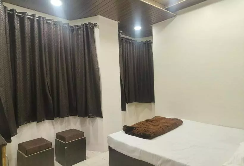 Hotel Ayodhya