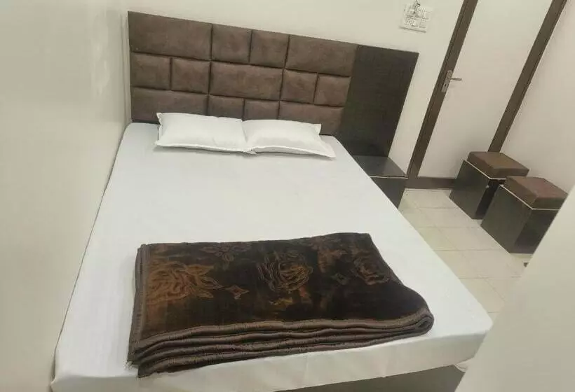 Hotel Ayodhya