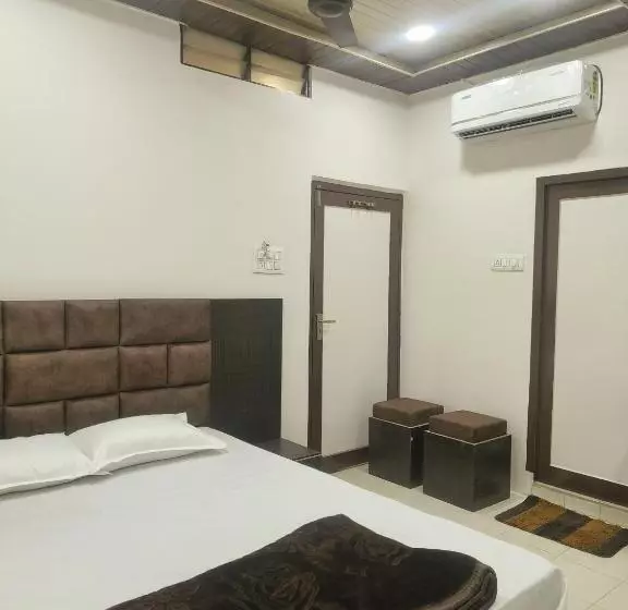 Hotel Ayodhya