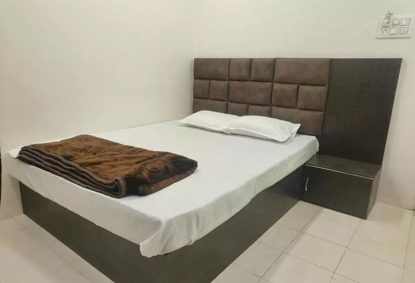 Hotel Ayodhya