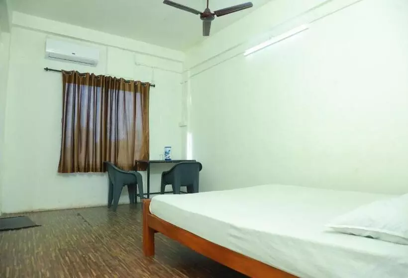 ホテル Easy Stay Eranhipalam