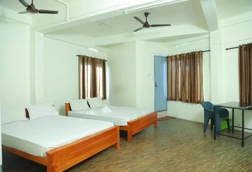 ホテル Easy Stay Eranhipalam