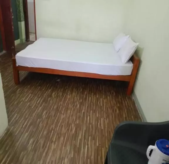 ホテル Easy Stay Eranhipalam