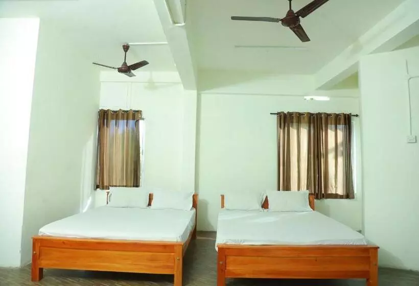 ホテル Easy Stay Eranhipalam