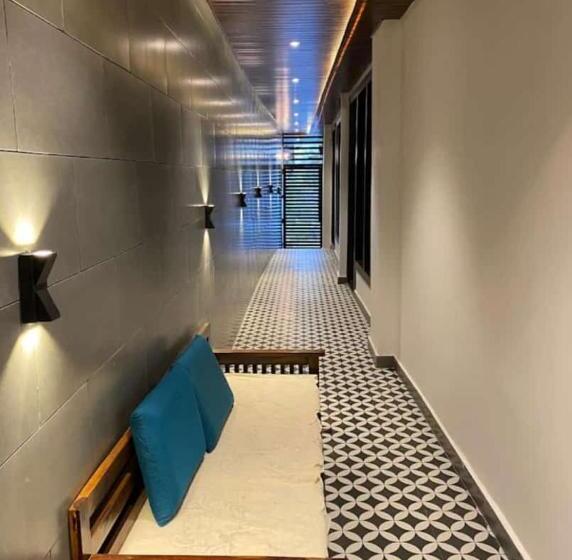 Hotell Mounts With Parking