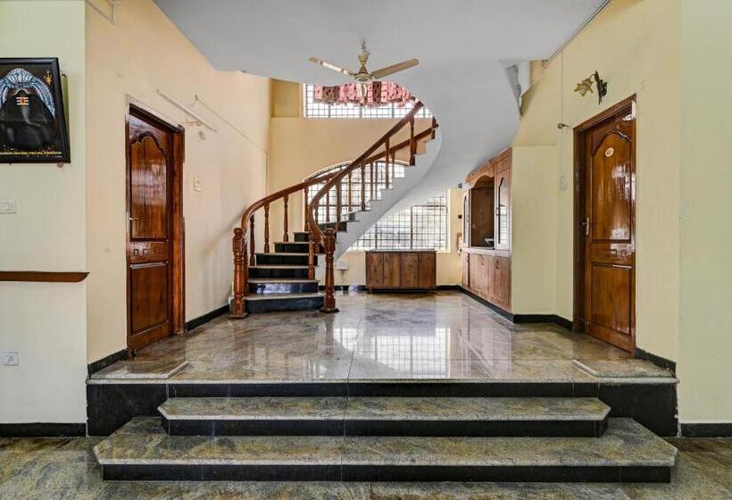 هتل Oyo Serenity Home Stay